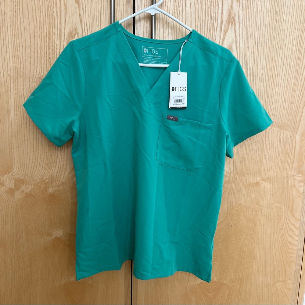 FIGS M Catarina Scrub Top in Teal/Surgical Green